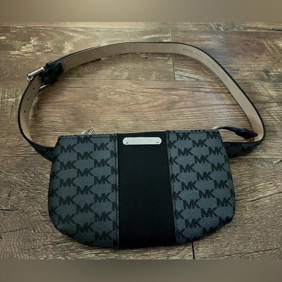 Michael Kors Handbags - Michael Kors Black and Gray Belt Bag